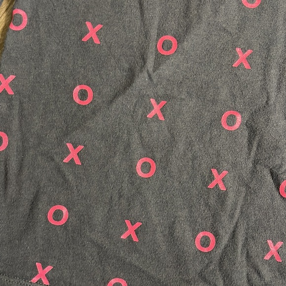 Gap Long Sleeved Top with X’s and O’s size Small (6-7) - Picture 2 of 5